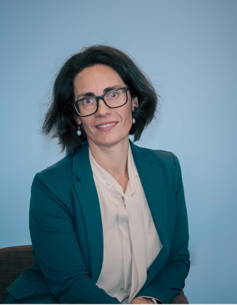 Aprof Di Bella Headshot 2023[23]